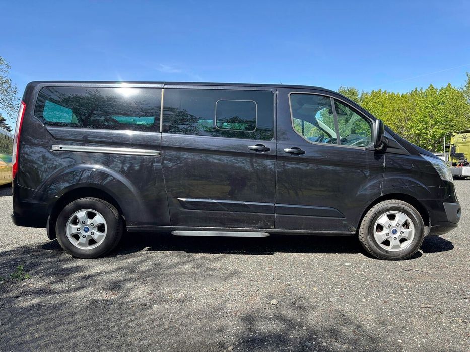 Ford Tourneo Custom 8 locuri TITANIUM