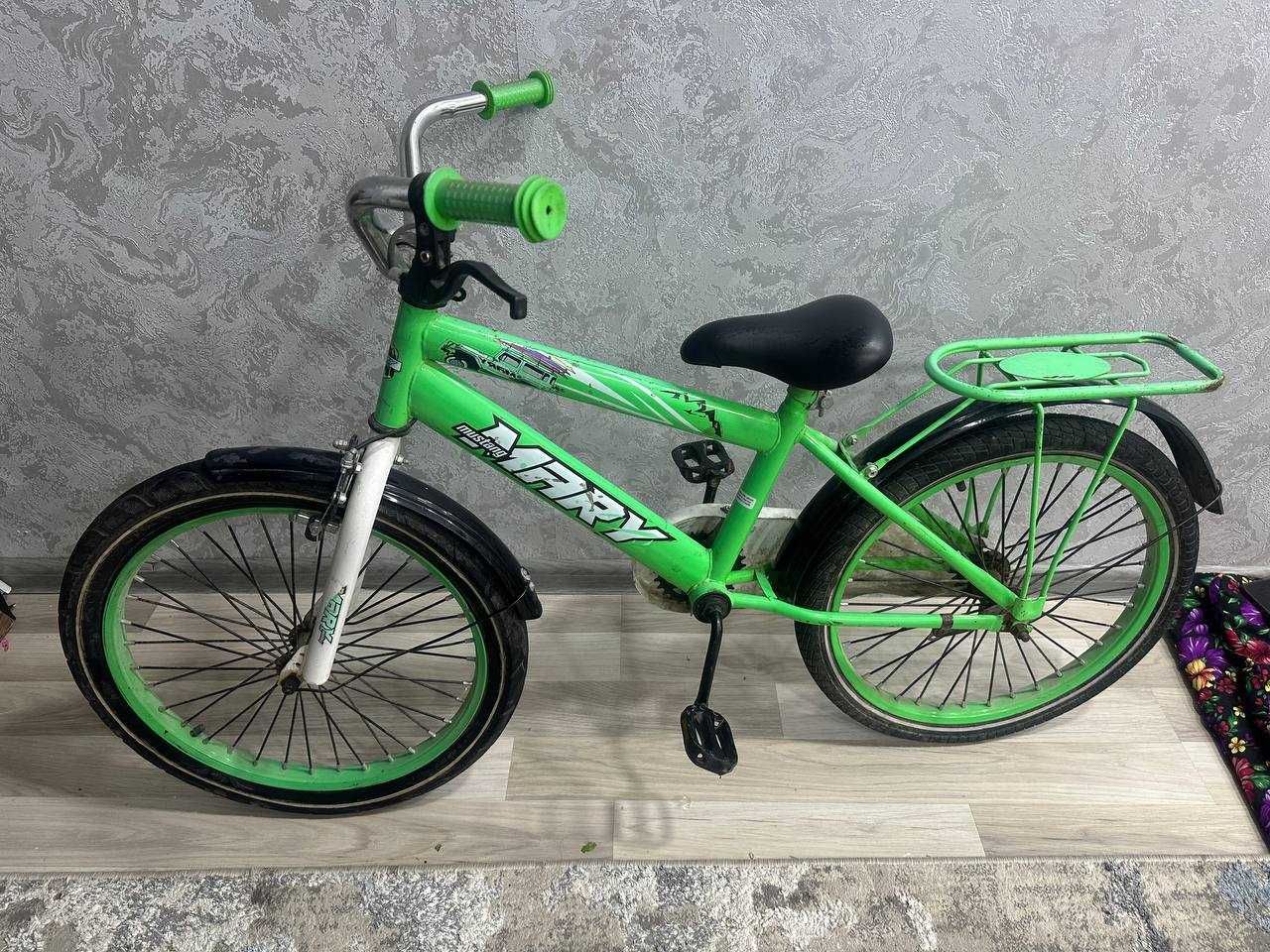 Veloseped sotiladi. Holati yaxshi. Sepi bor, uzilgan.