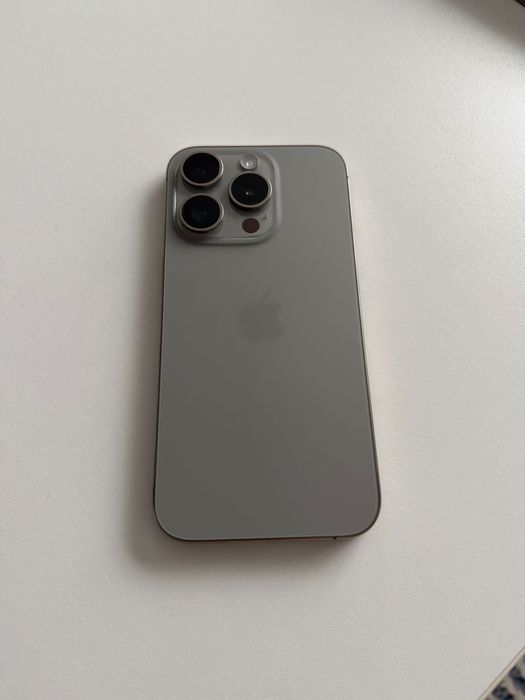 iPhone 15 Pro 256 GB Natural Titanium