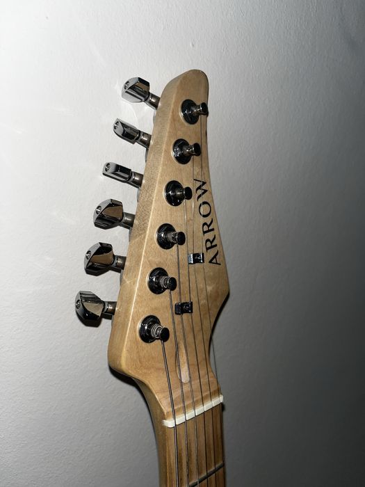 Електрическа китара НОВА