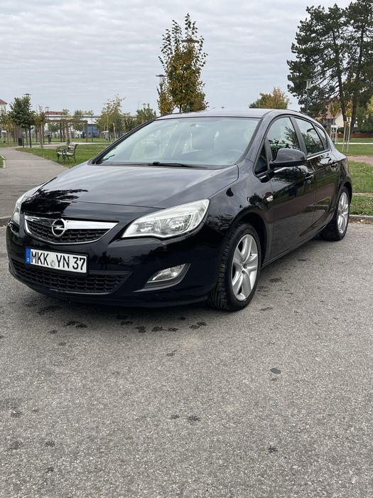 Opel Astra J 1.4 benzina 2011 Euro5