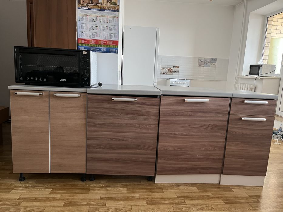 Продам кухонный гарнитур без верхних шкафчиков