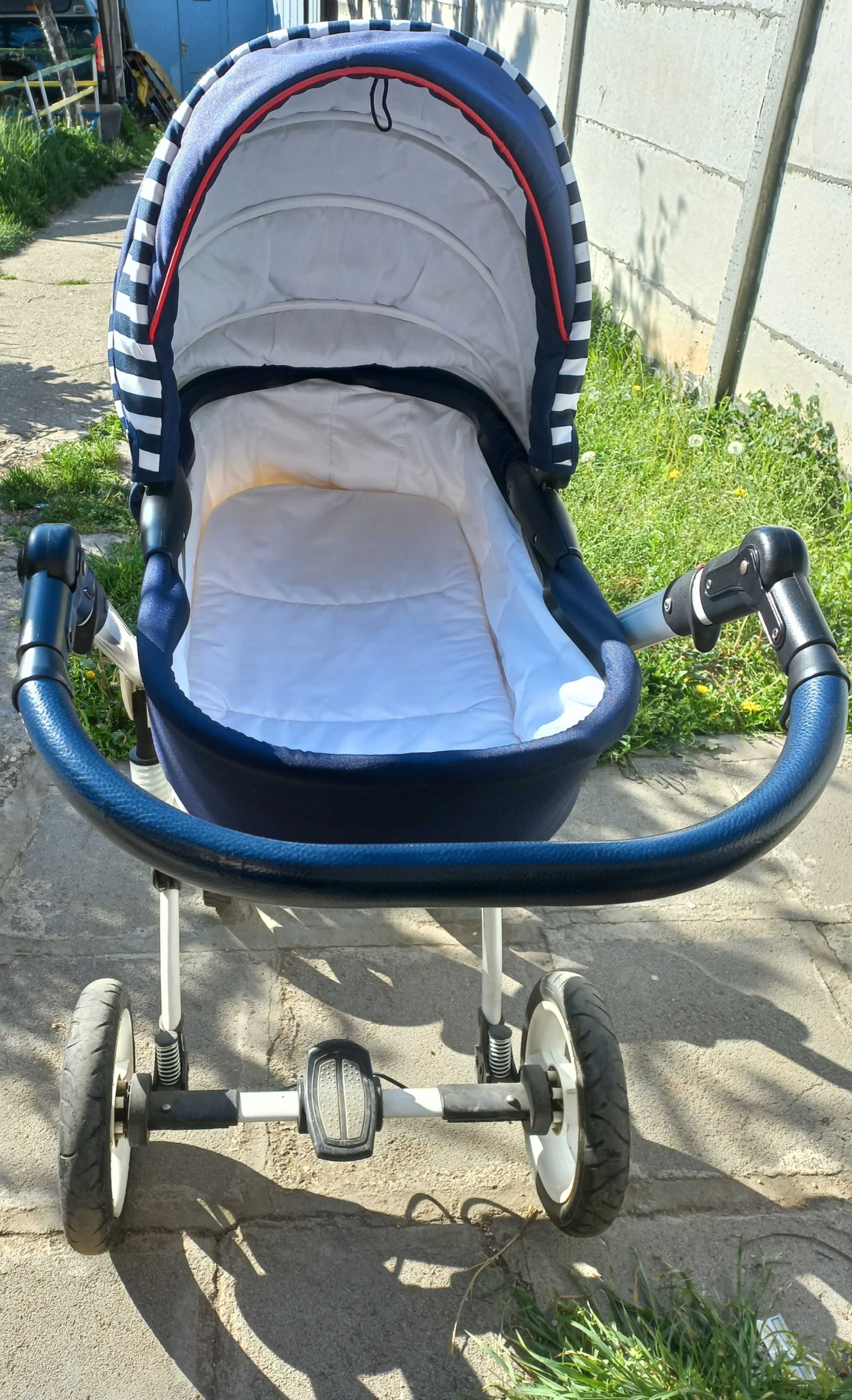 Бебешка количка и кош за кола
