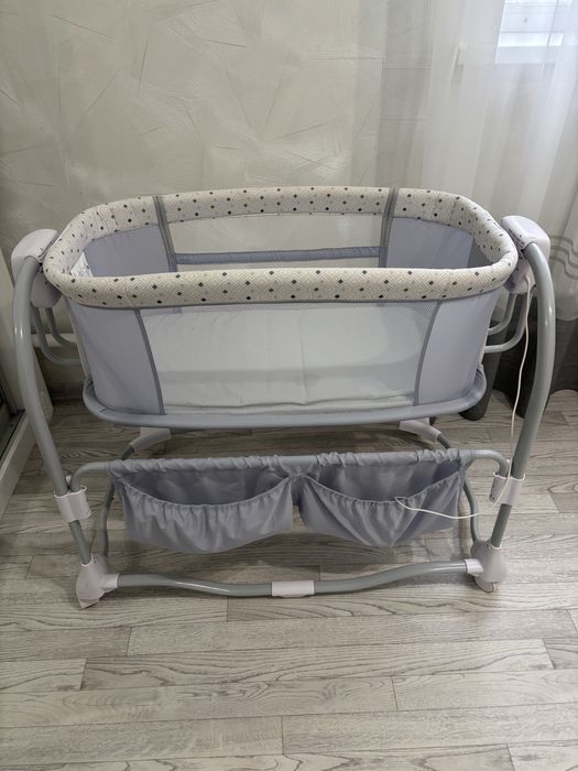 Кровать-люлька с электронной качалкой,пользовались 3 месяца,самовывоз!