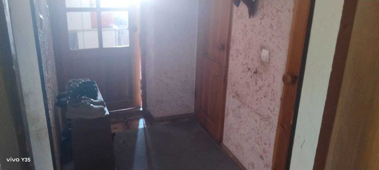 38000 $,  Квартира, Кадишева бозор ёнида, 1 хонали 2 хона килса булади