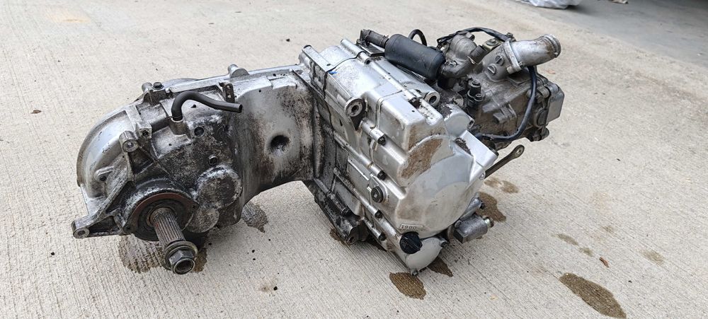 Piese motor (propulsor) Suzuki Burgman 250cc J429