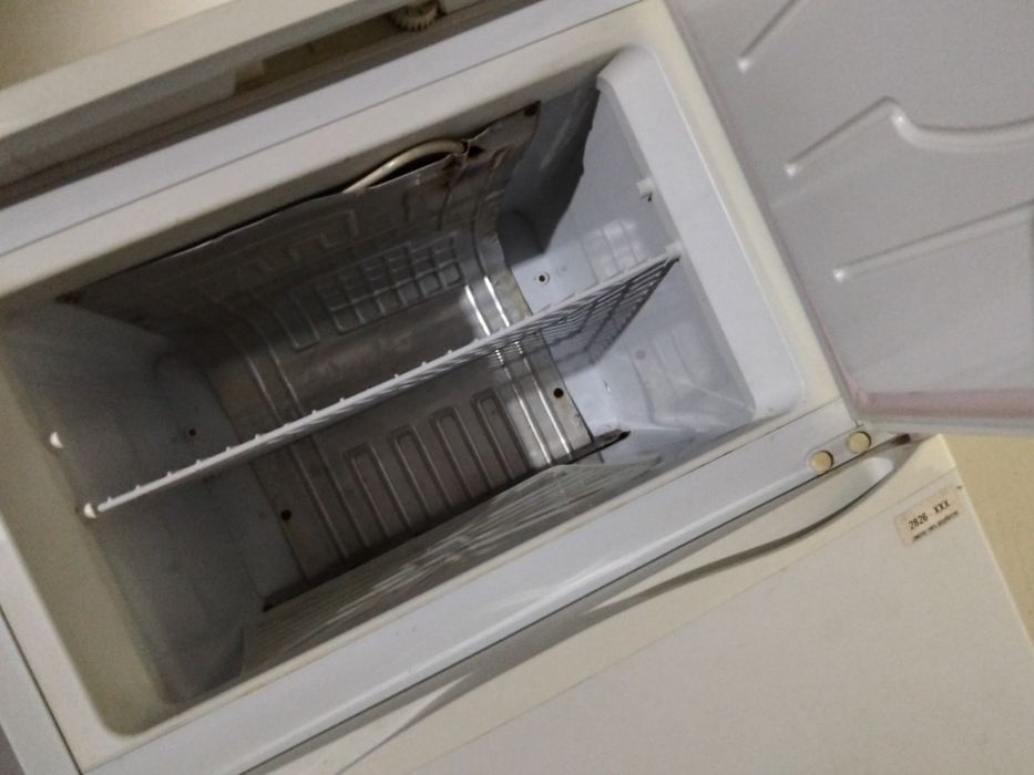 Xolodilnik sotiladii srochna