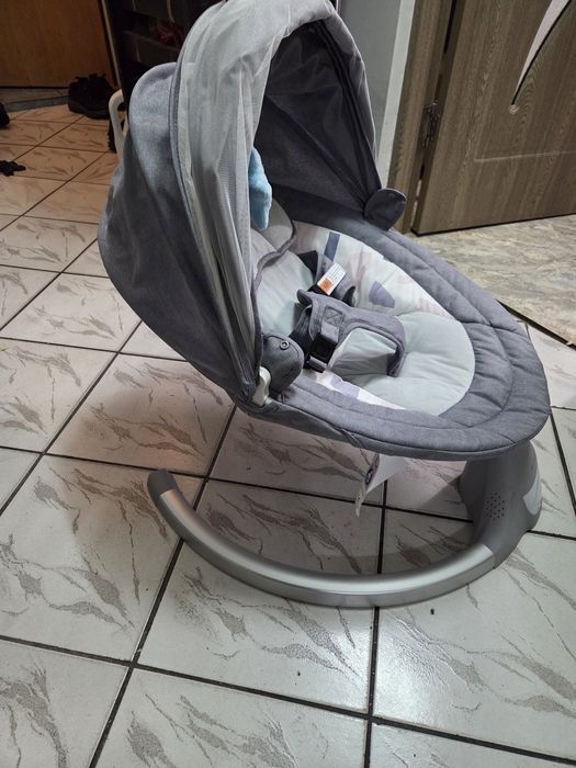 Vând leagăn pentru bebeluși folosit 3 săptămâni!