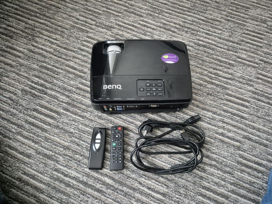 Vand Set Video Proiector Benq Hdmi Si Ecran Videoproiectie 100 inch