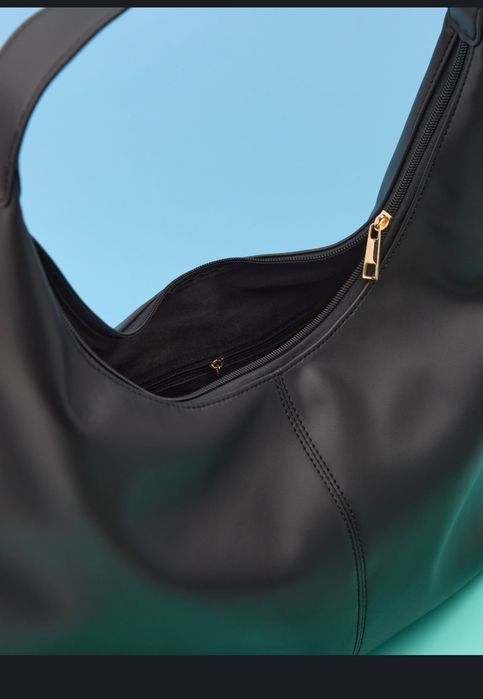 Черна дамска чанта Sinsay