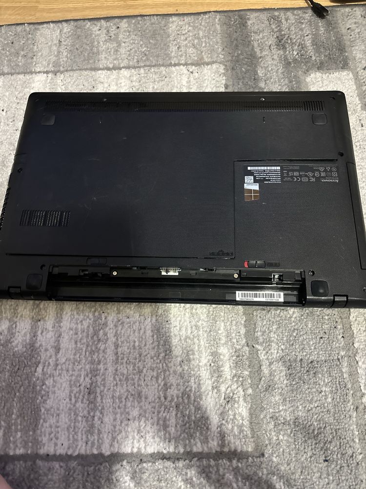 Lenovo G70-35 AMD A8 Quad