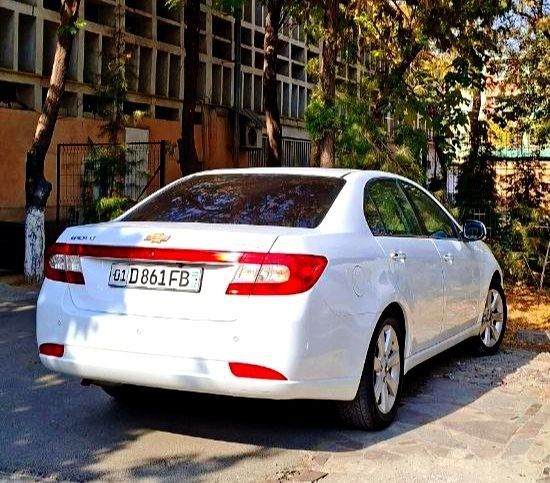 Продам машину Eрlса 2011 год