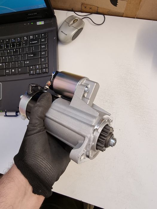 Electromotor nou SCHAEFF ZR12 ZR15 HR11 HR12 HR13 HR15 HR16