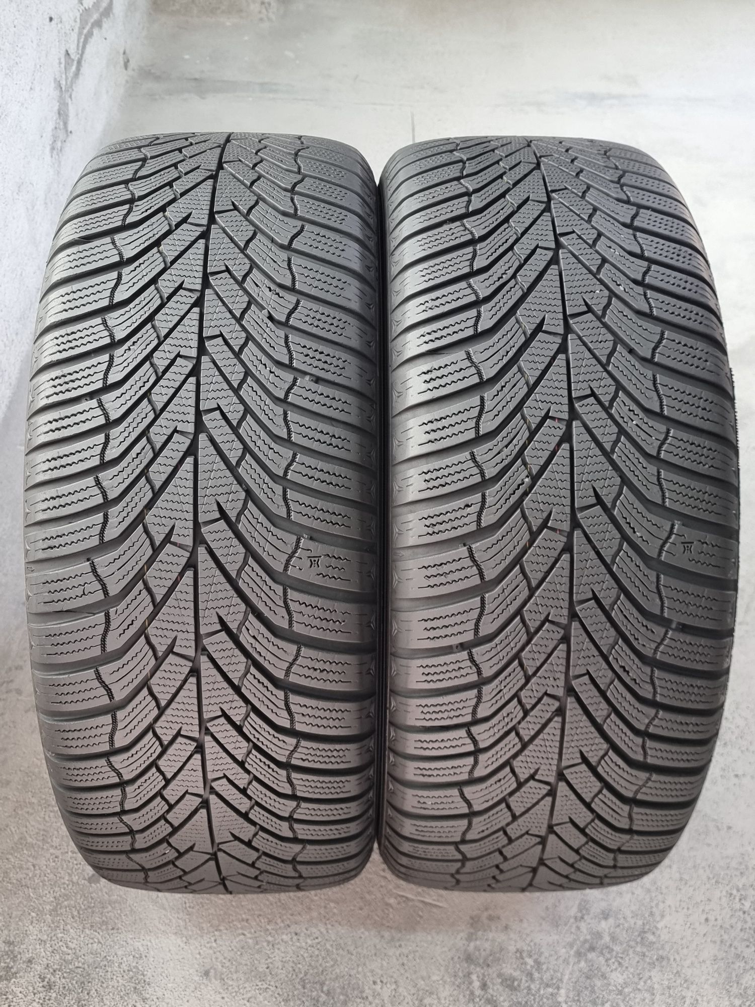 "Dot 22" 235/45/18 Kumho 2Броя: 250лв 7.5мм