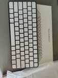 Keyboard 3 magic 2024 pentru apple