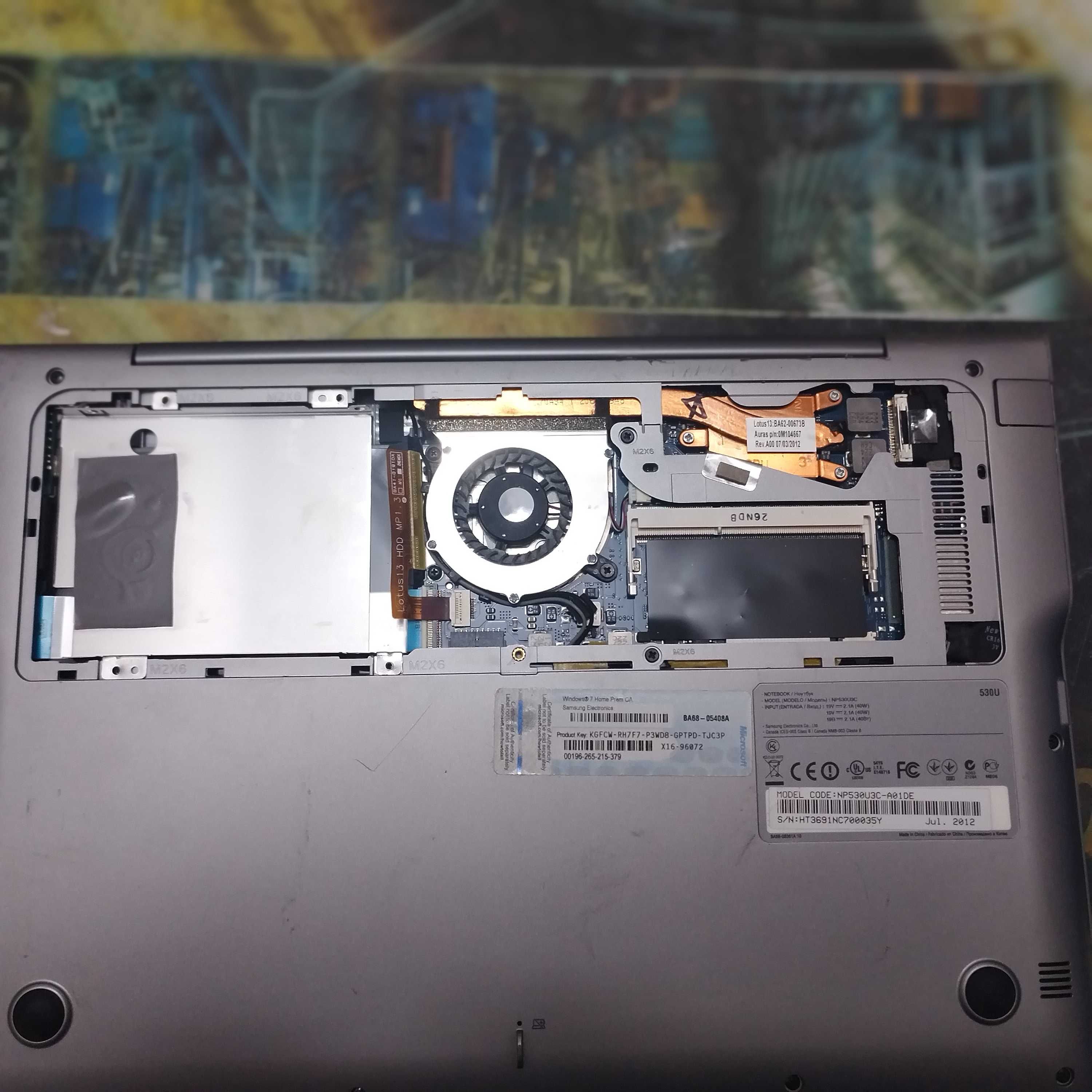 Dezmembrez laptop Samsung NP535U