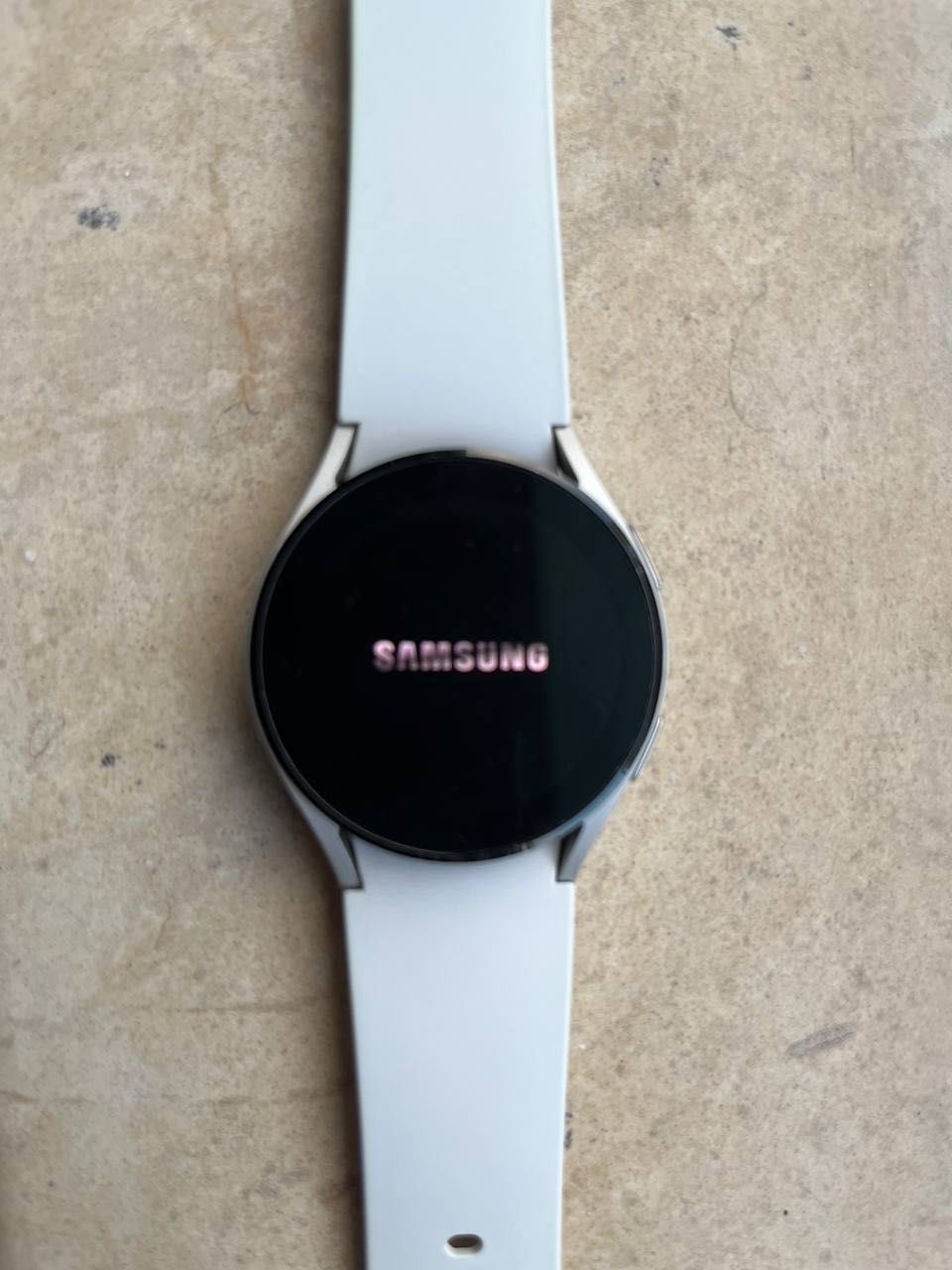 Смарт часовник Samsung Galaxy Watch 4 40mm Silver