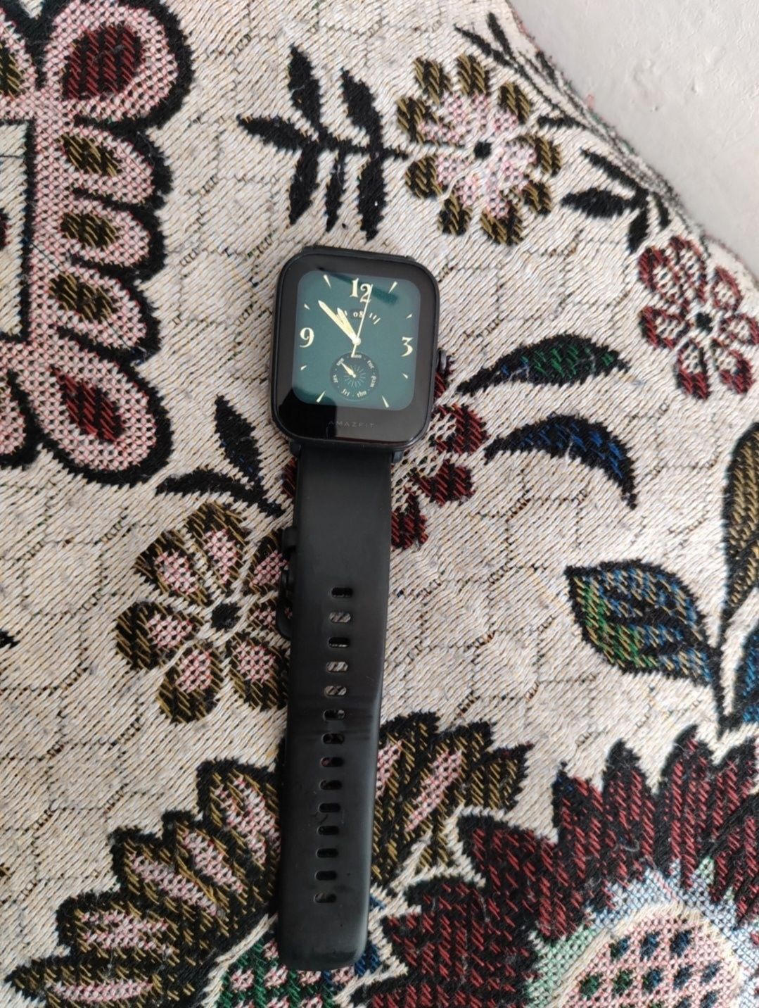 Продаю Xiaomi Amazfit