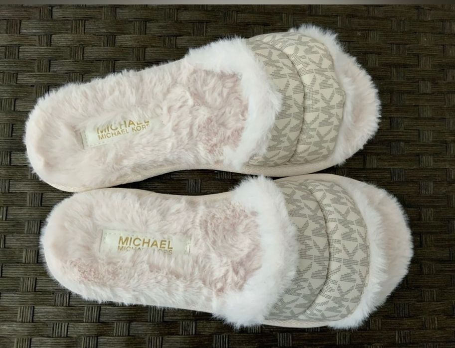 MICHAEL KORS MK Logo Ivory Bone
Faux Fur Slides Slippers Shoes