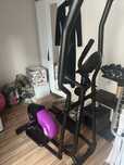Cross trainer folosit foarte putin