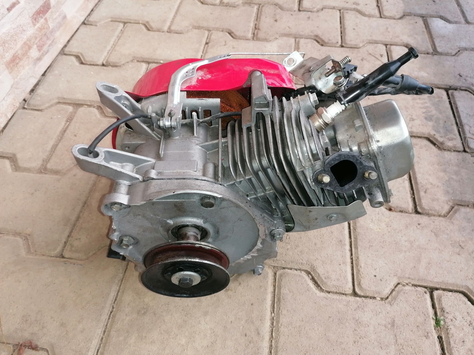 Motor ohv 4 timpi