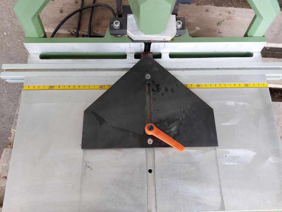 машина за сглобка лястовича опашка