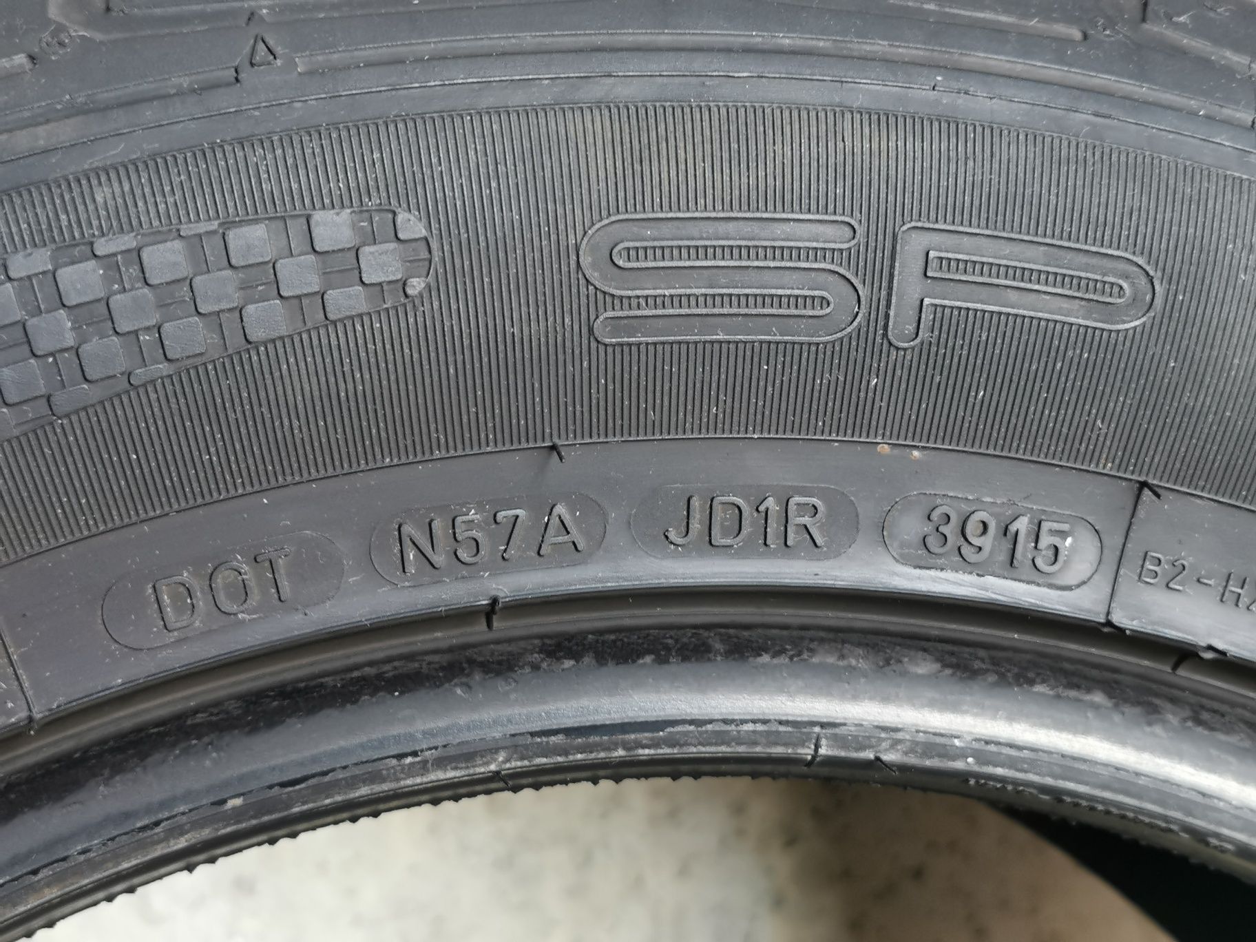 Dunlop летни гуми 235 17