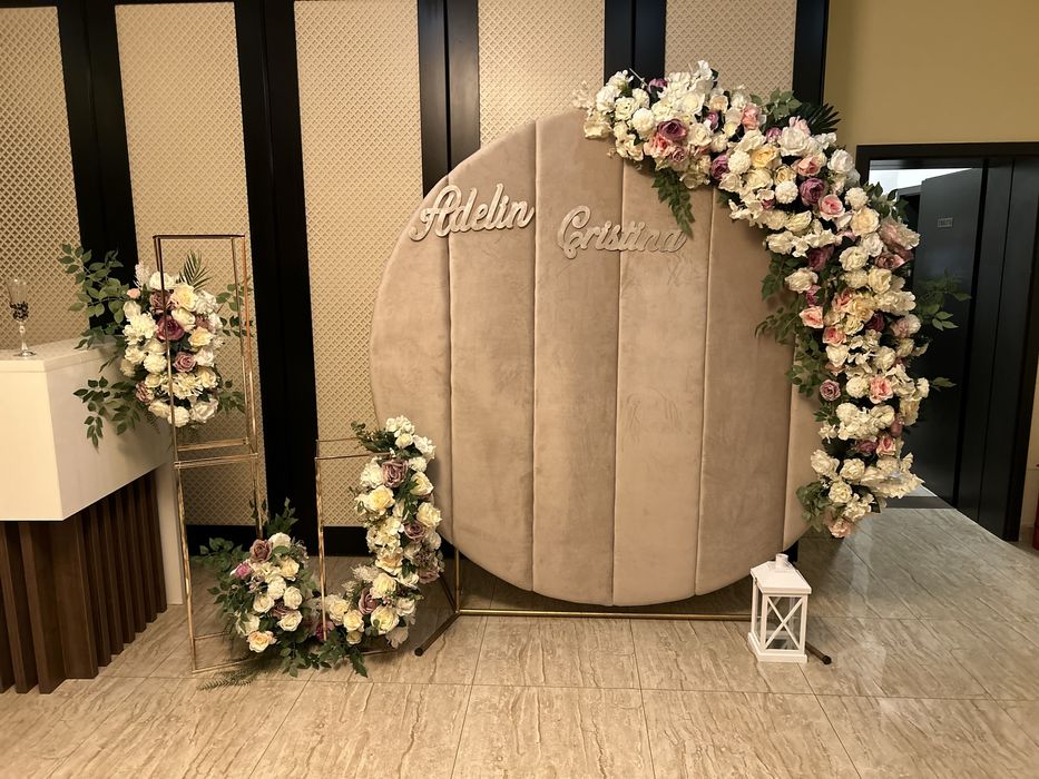 Aranjament floral pentru Cristelniță si Panouri florale/baloane