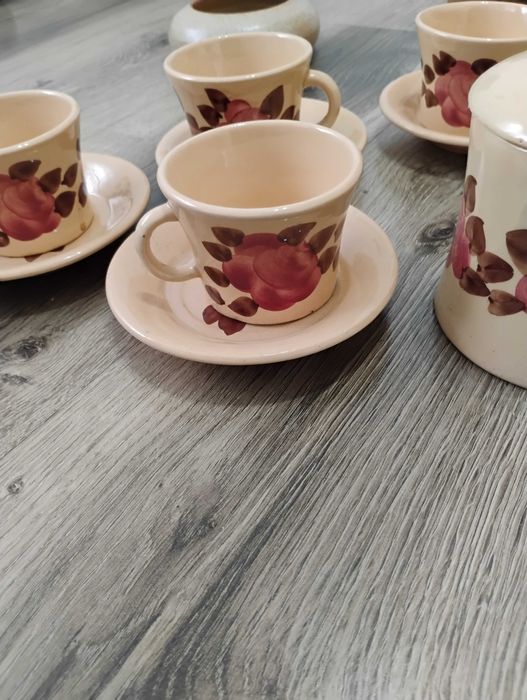 Сервиз от рисувана керамика