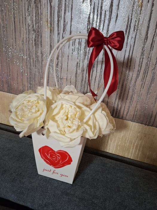 Coșulețe cu flori din săpun.