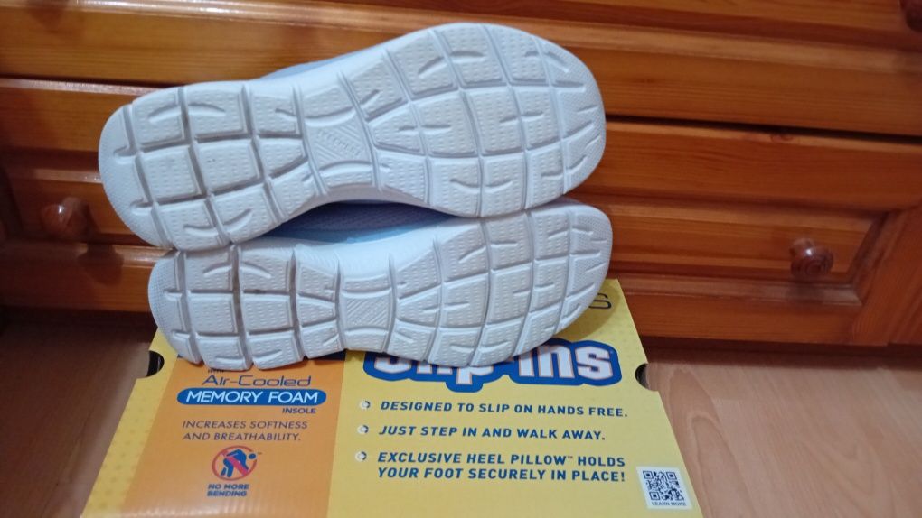 Дамски обувки Skechers розови 40 номер 27см стелка