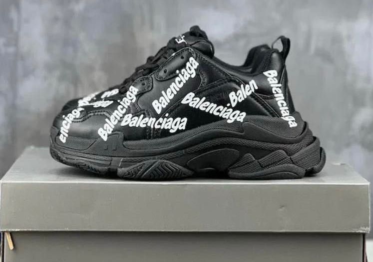 Vand Balenciaga Triple S
