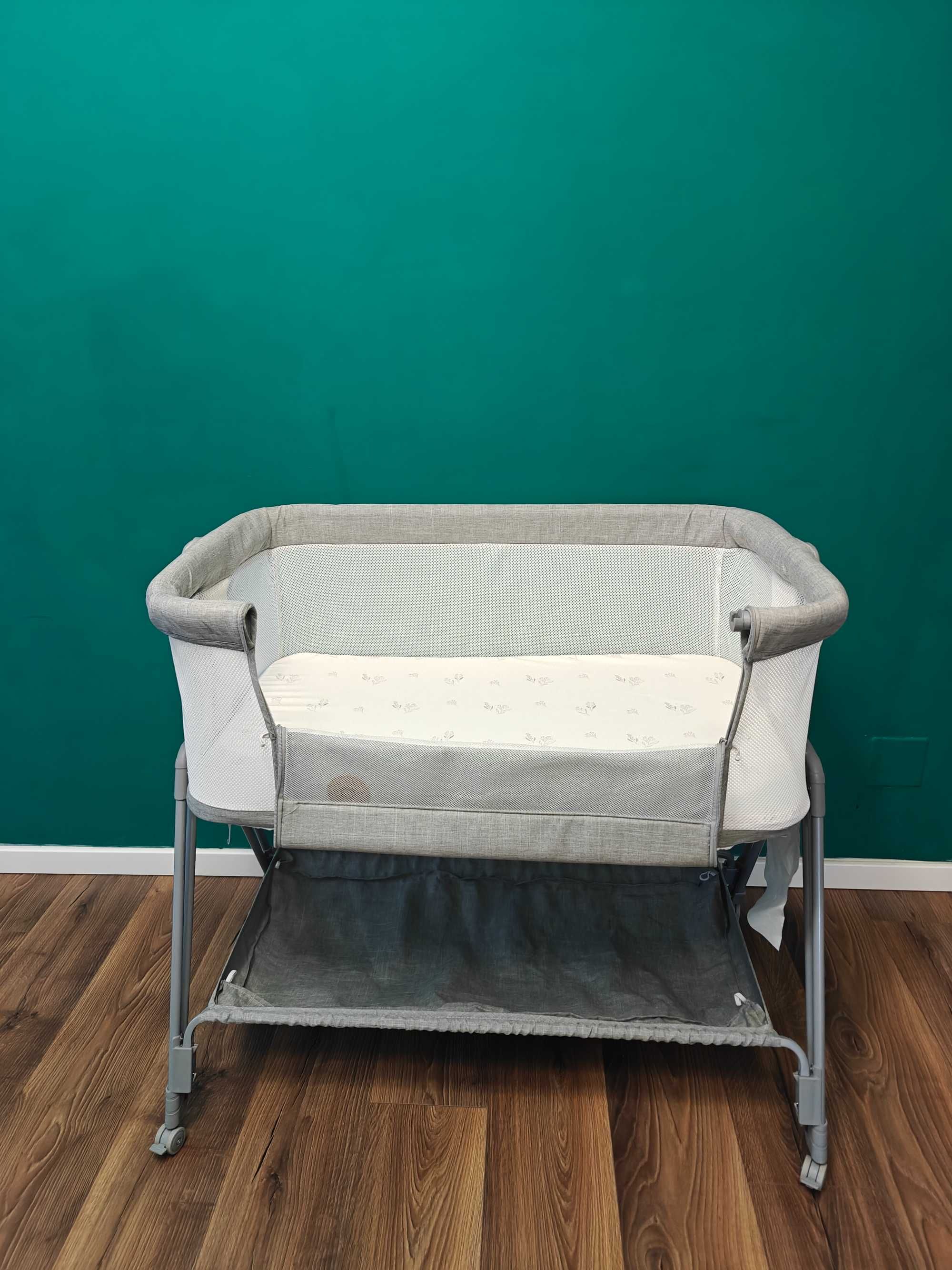 Lionelo Lună co-sleeper