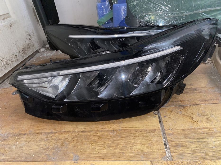 Far Ford kuga 3 facelift 2024 , 2025 faruri stanga dreapta