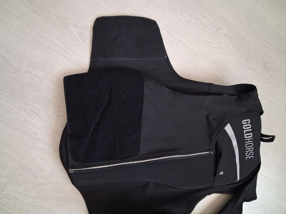 Vand Vesta Echitație GOLDHORSE marime S unisex. Impecabila