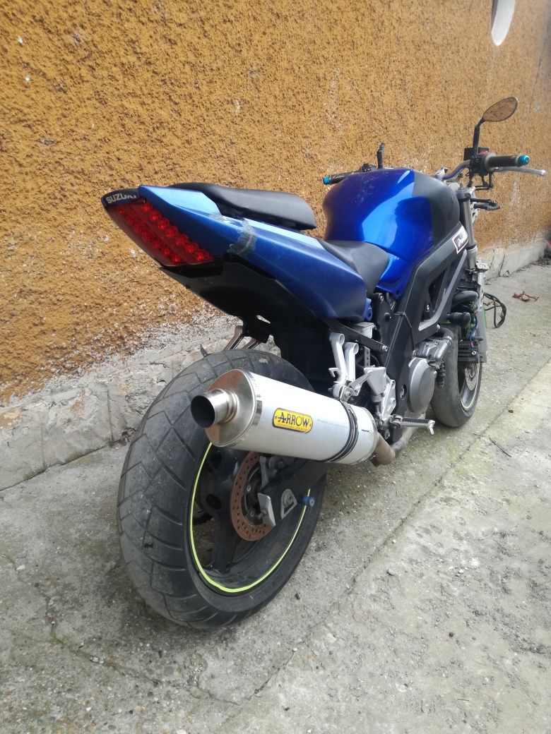 Suzuki SV на части