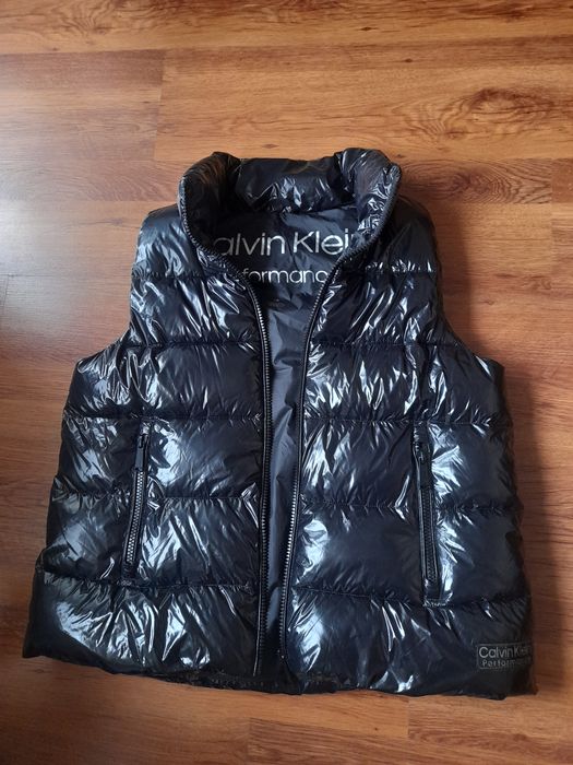 Calvin Klein performance мъжки елек L размер.