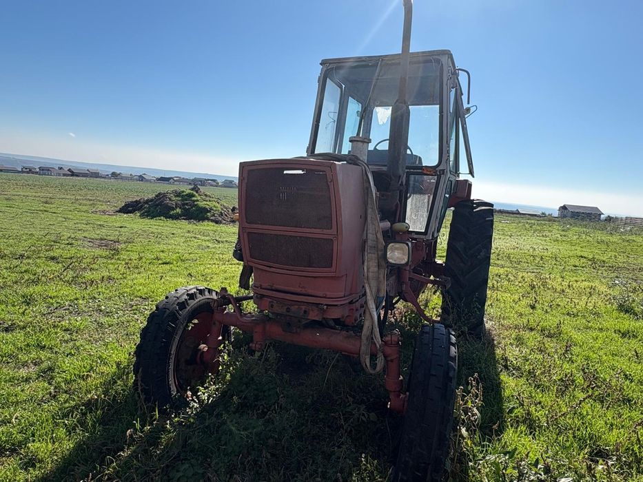 Vând tractor belarus