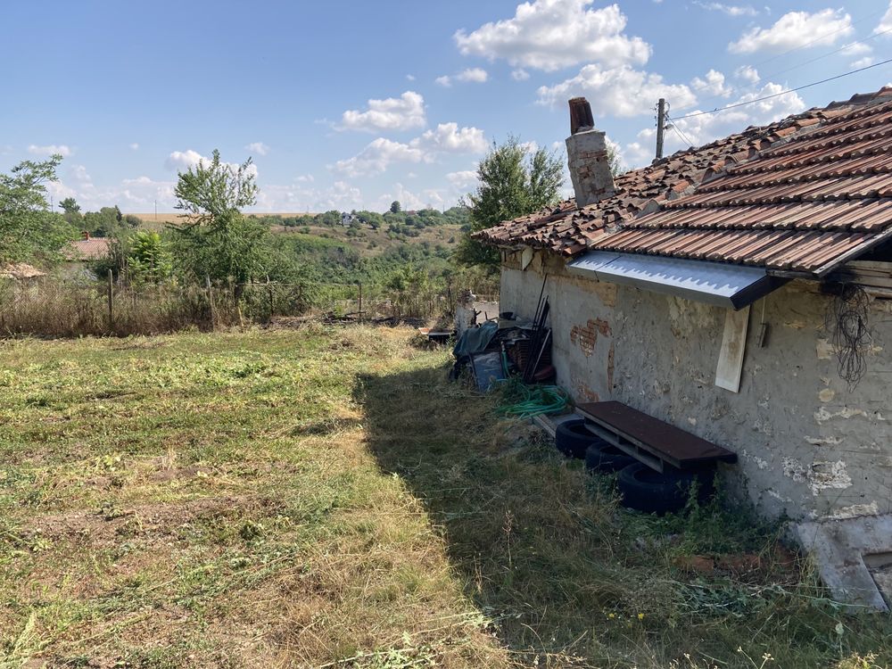 Парцел с къща в общ. Аксаково село Крумово