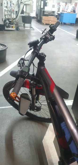 Vând bicicleta electrica RAYMON