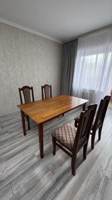 Продам стол и 4 стула
