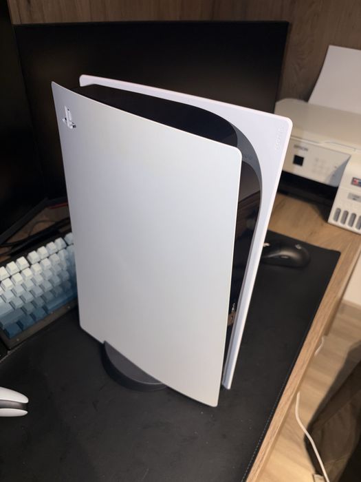 PS5 Disk Version, 1TB, 2 Controllere