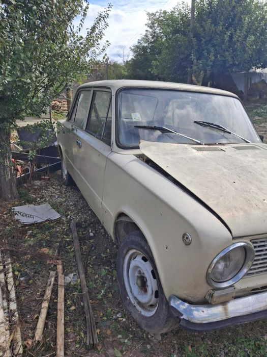 Продавам Жигули 2101