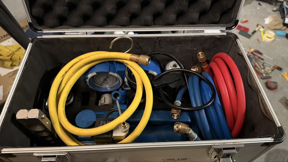 VALUE Вакум помпа пълен комплект