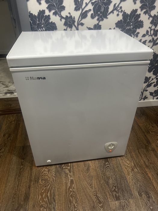 Продам морозильник Hansa