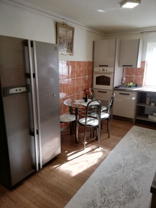 De vânzare  sau schimb cu casă apartament cu 4 camere, etaj 2 zona mic