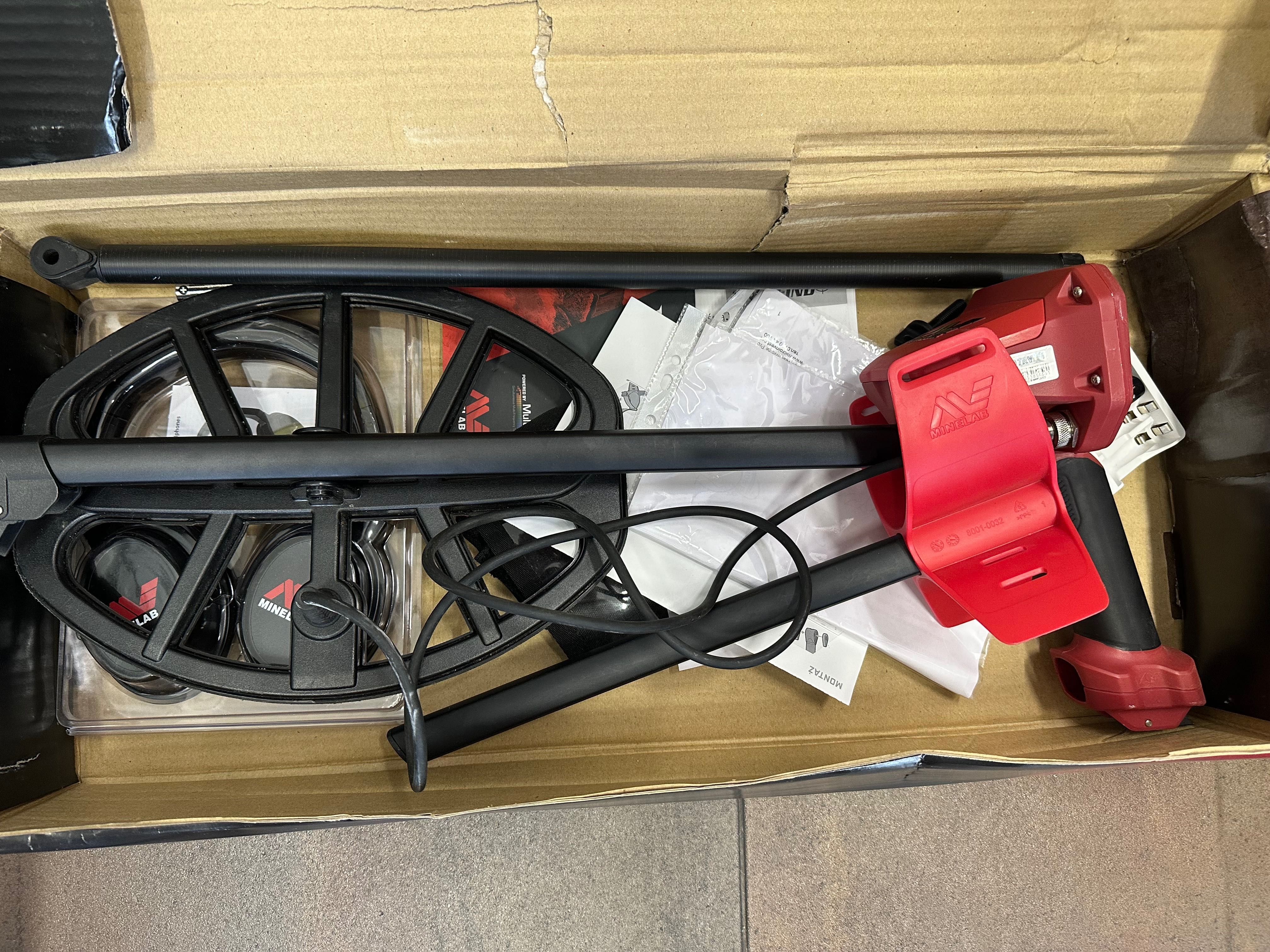 Металдетектор Minelab Vanquish 540 Pro-Pack