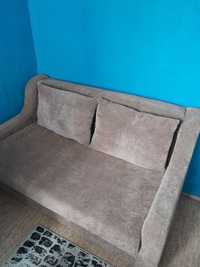 Разтегателен диван в бежов цвят