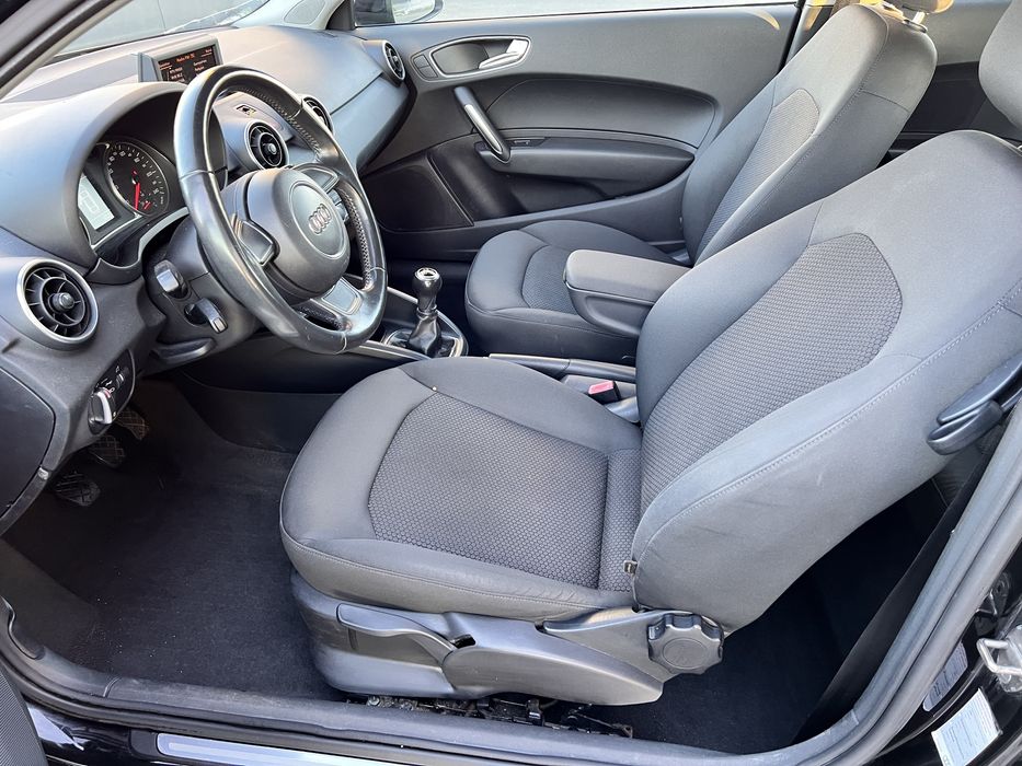Audi A1 an 2011, climatronic, incalzire scaune, navigatie, bixenon,led