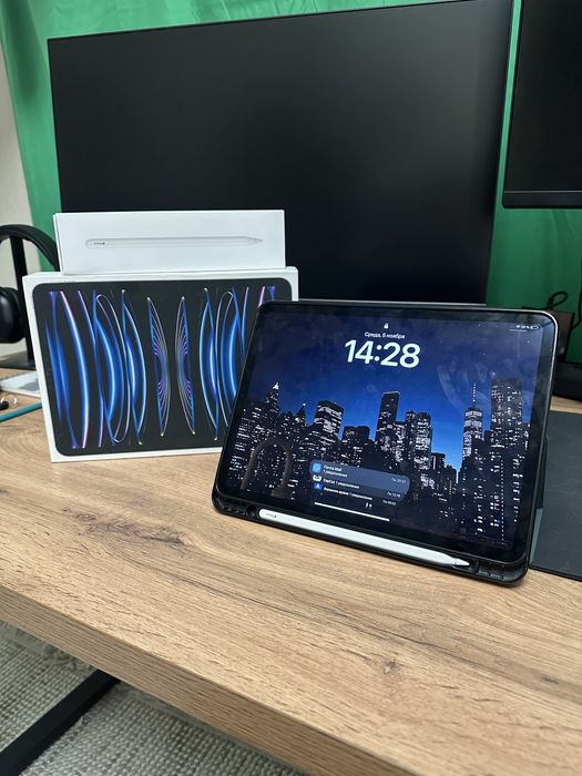 Продаю Ipad pro 11 дюймовый с apple pencil